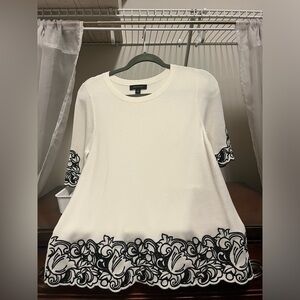 NWOT Host Pick Ann Taylor Medium Black and White Floral Embroidered Blouse